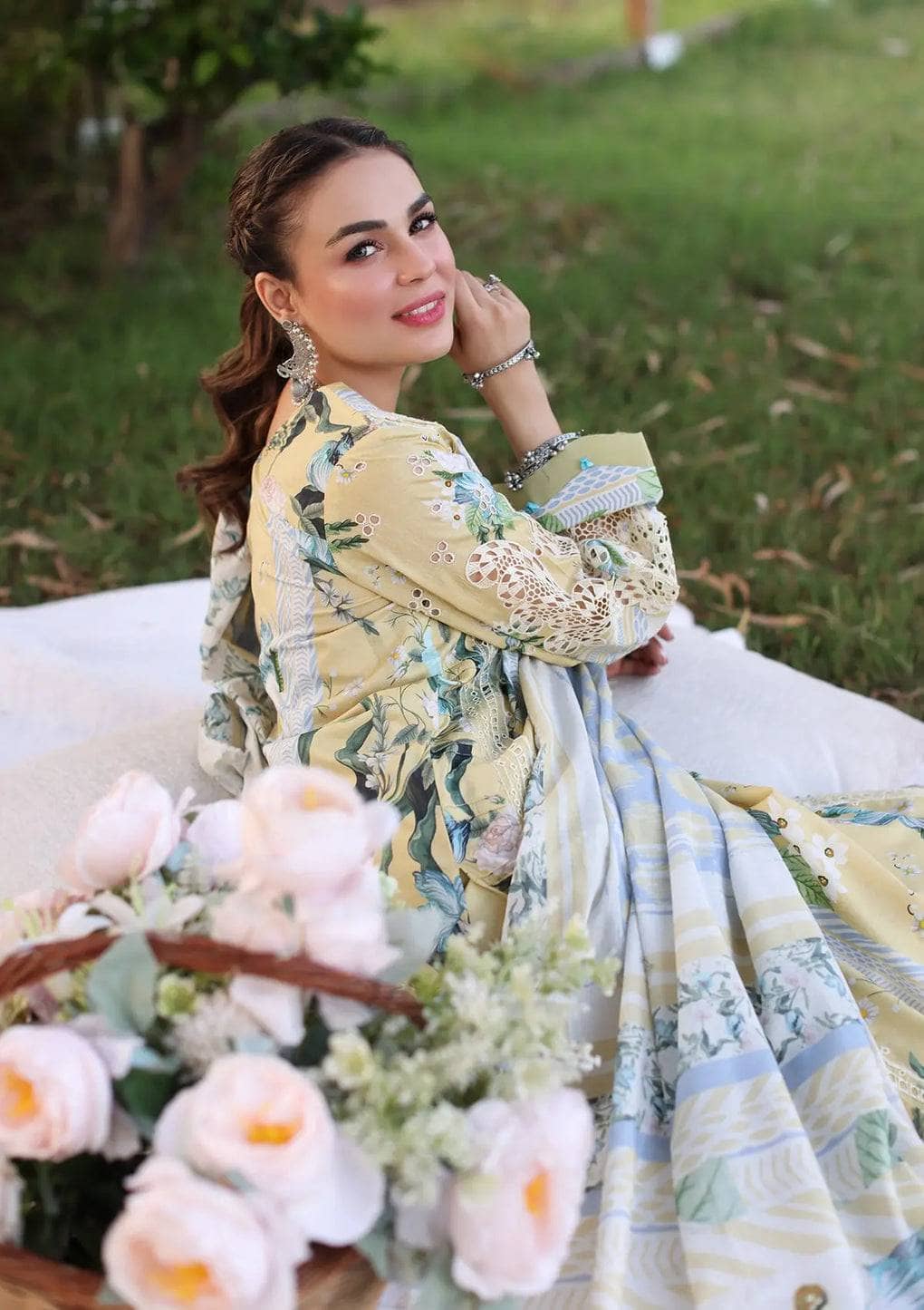 img_elaf_chikankari_awwal_boutique