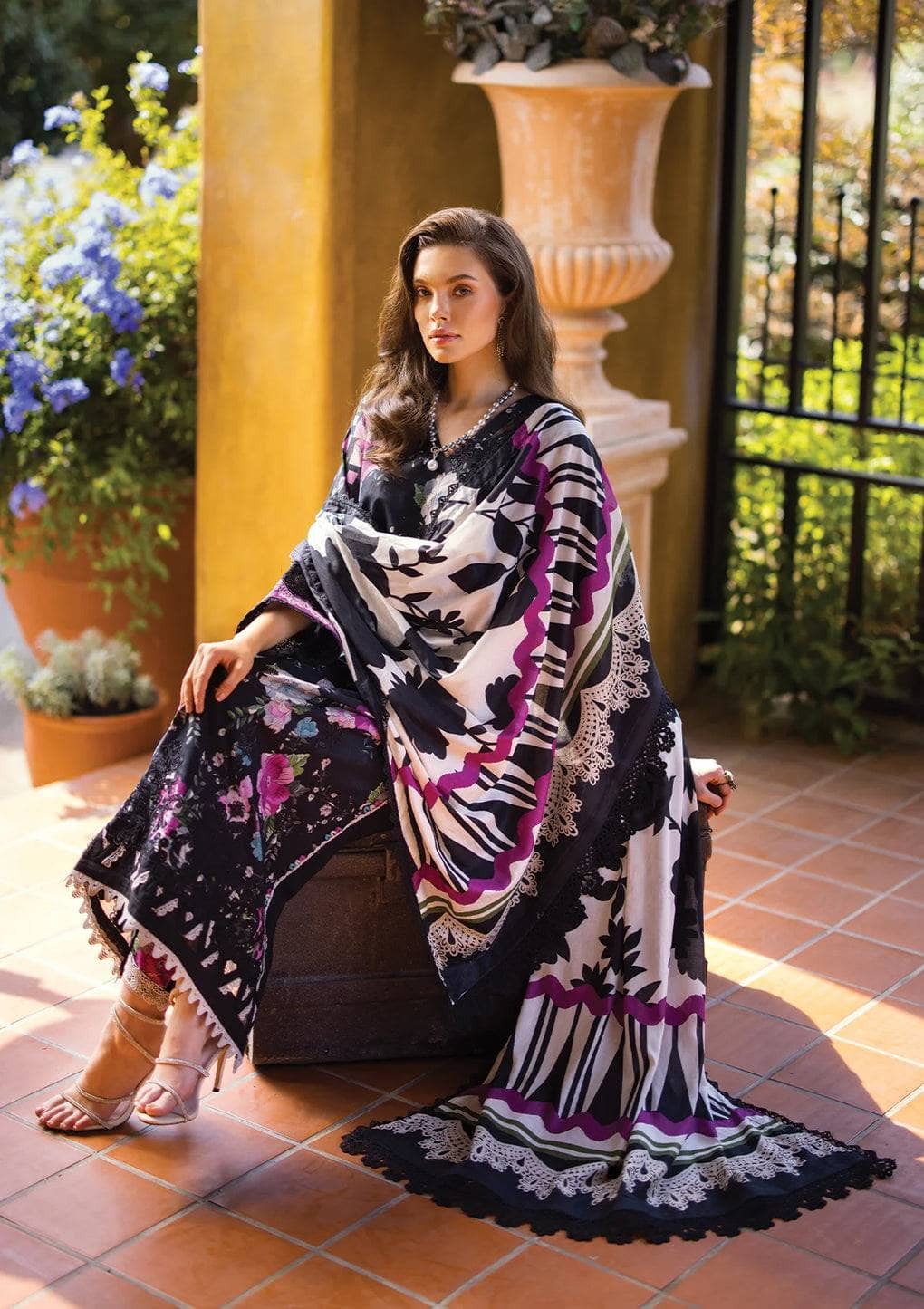 img_elaf_prints_chikankari_lawn_24_awwal_boutique