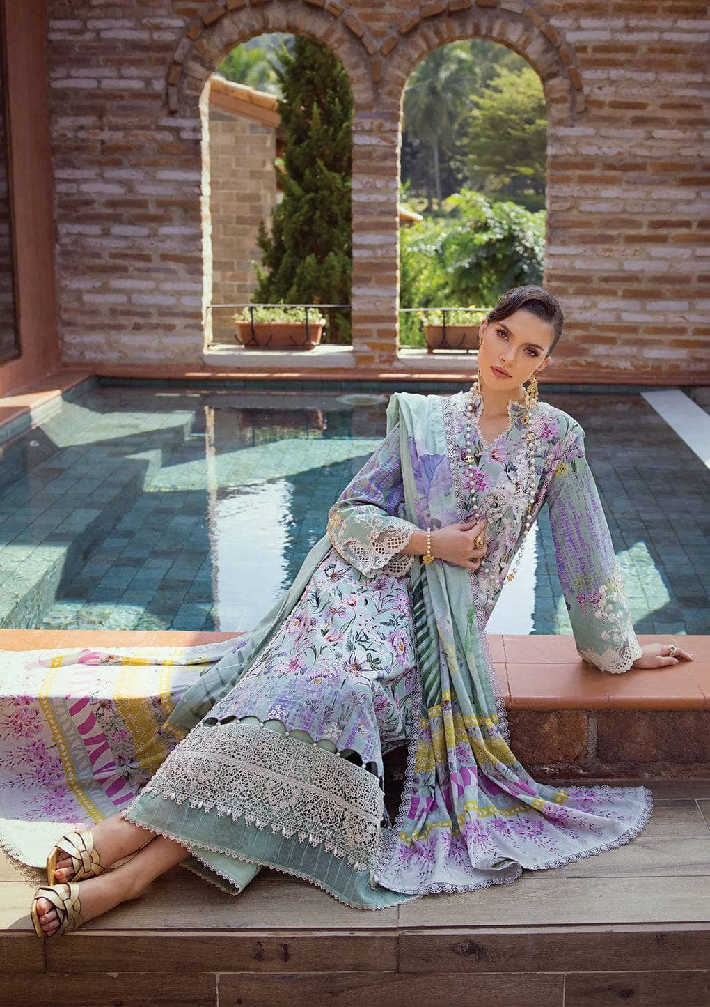 img_elaf_prints_chikankari_lawn_24_awwal_boutique