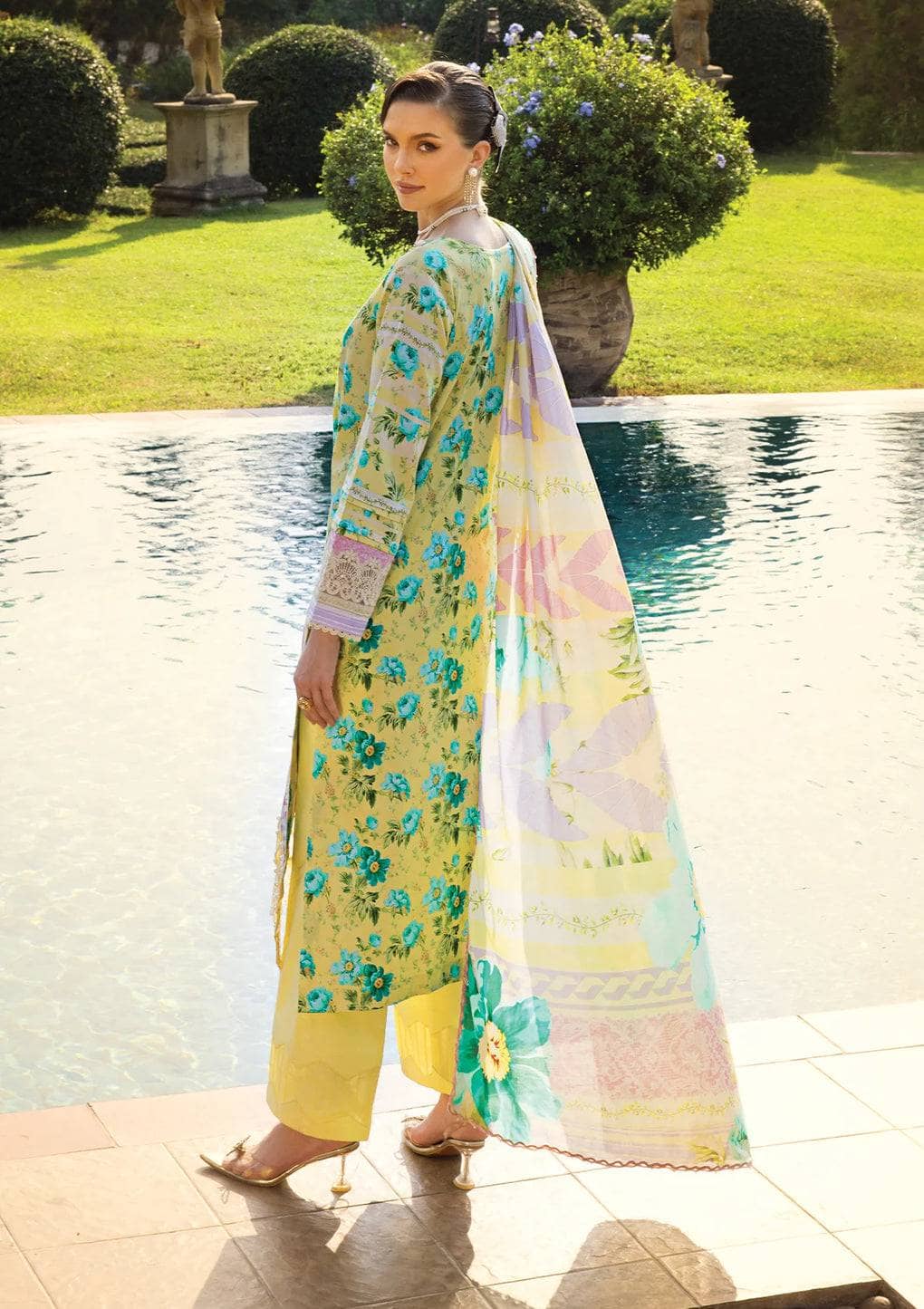 img_elaf_prints_chikankari_lawn_24_awwal_boutique