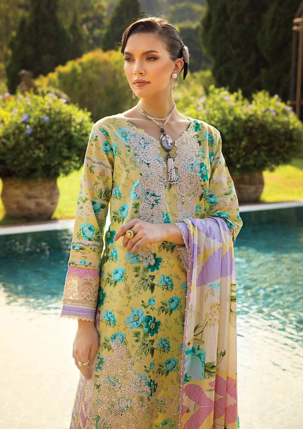 img_elaf_prints_chikankari_lawn_24_awwal_boutique