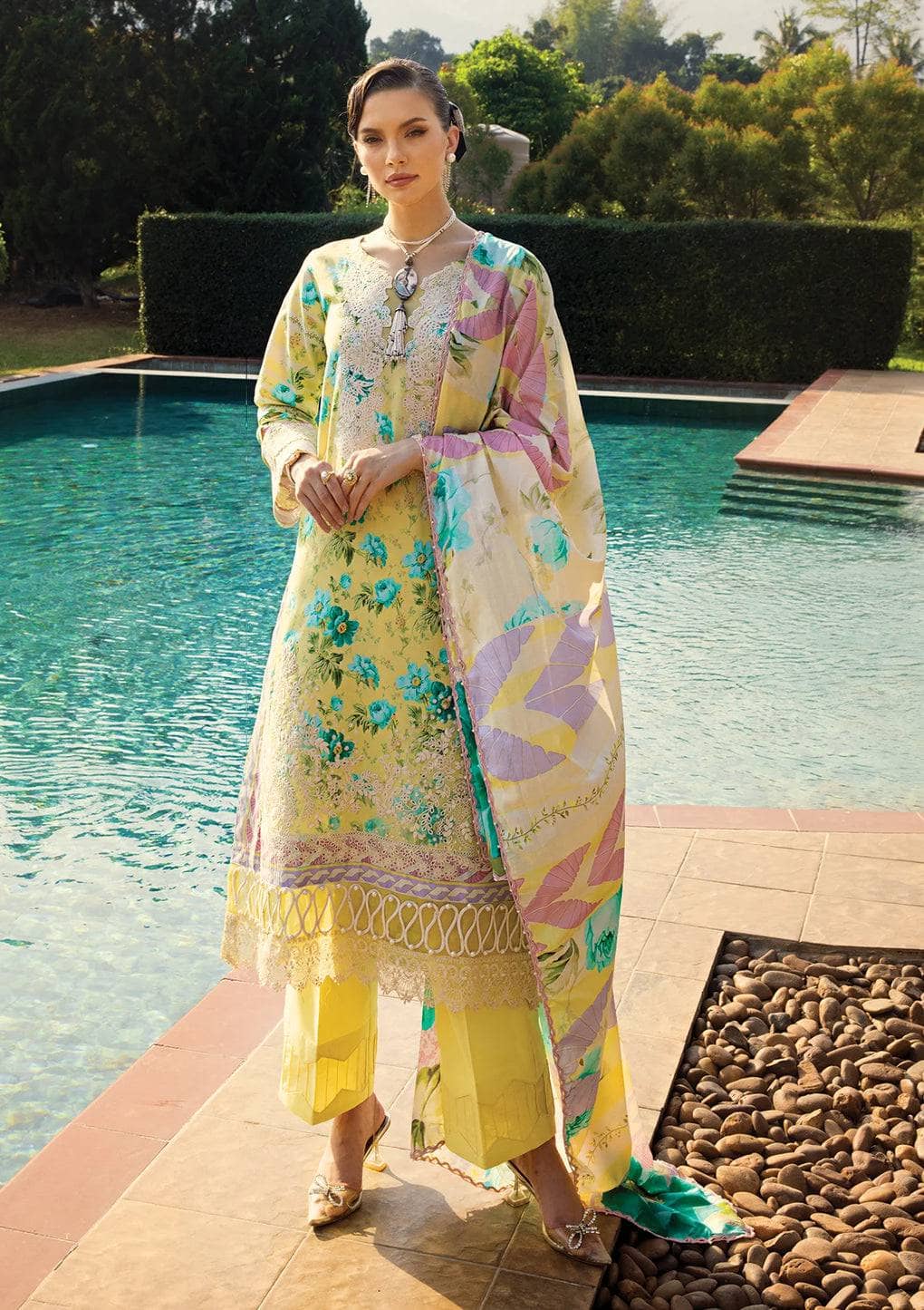 img_elaf_prints_chikankari_lawn_24_awwal_boutique