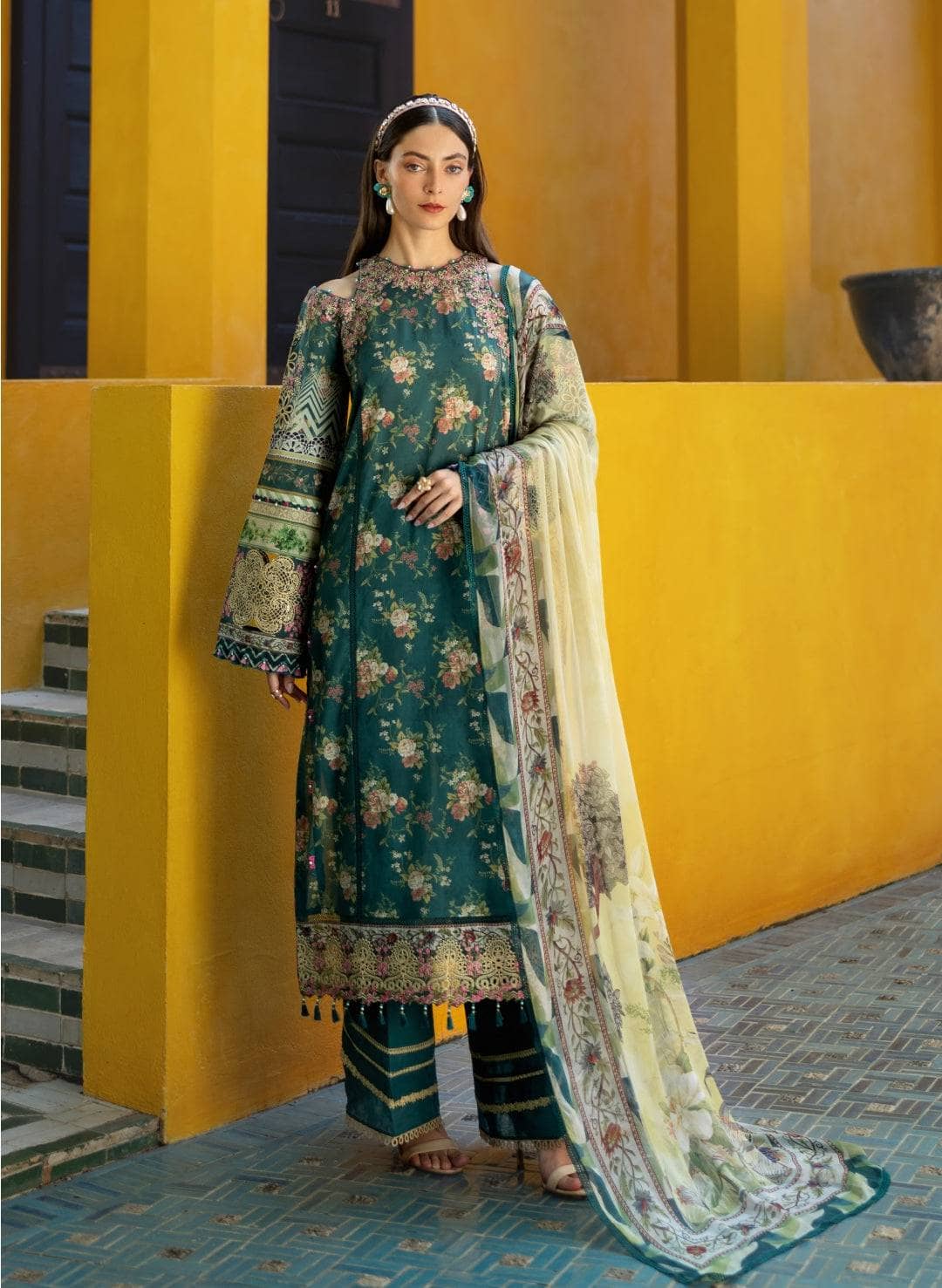 Elaf Signature Lawn 25/ETS-7A/Stay Curious