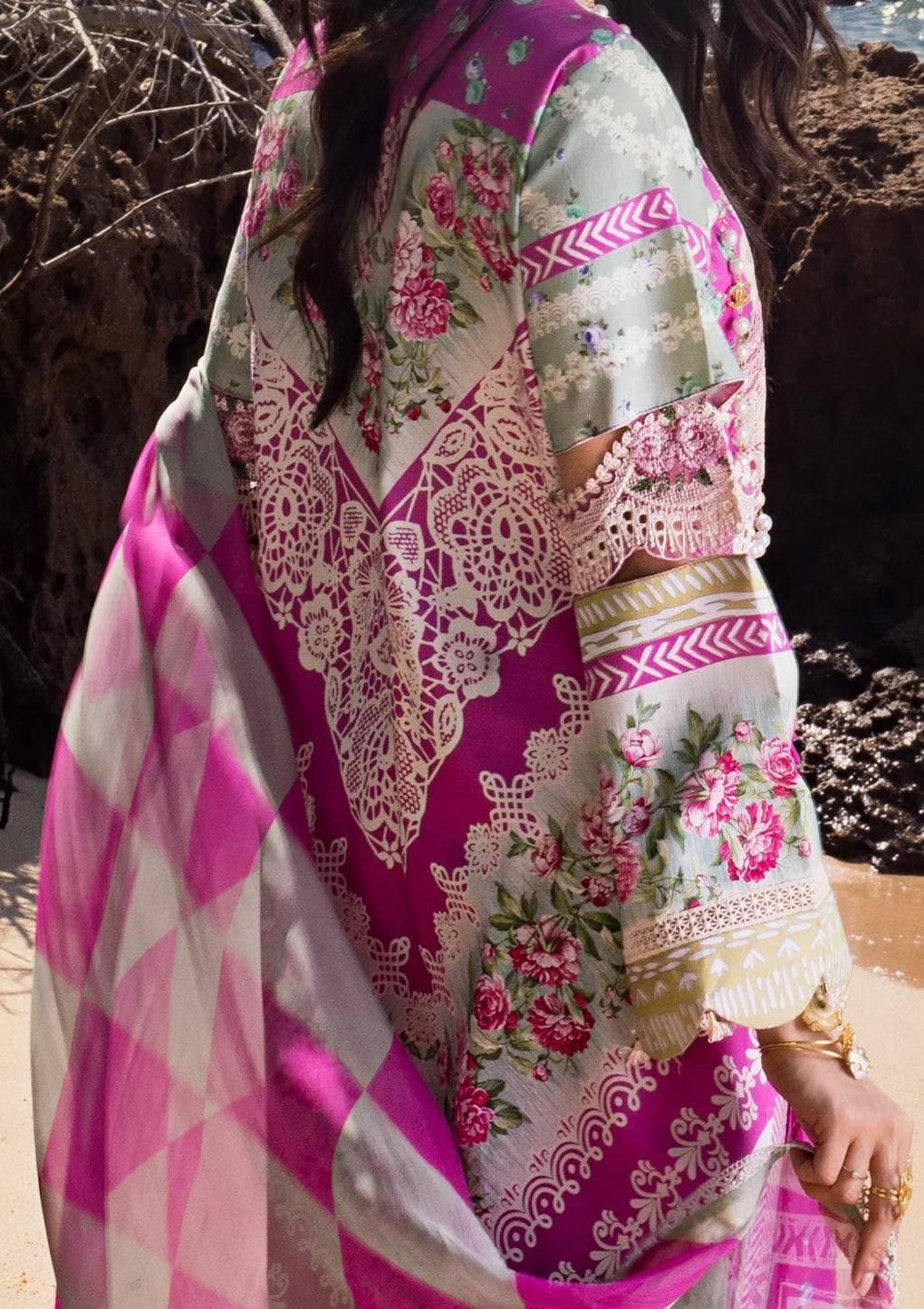 img_elaf_signature_lawn_24_awwal_boutique