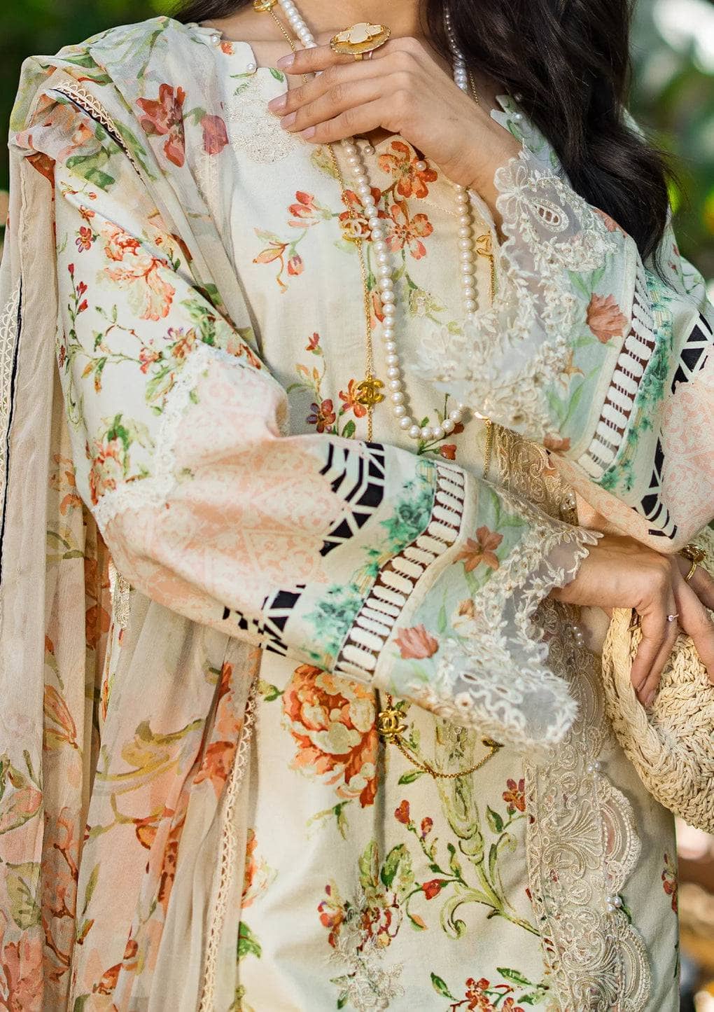 img_elaf_signature_lawn_24_awwal_boutique