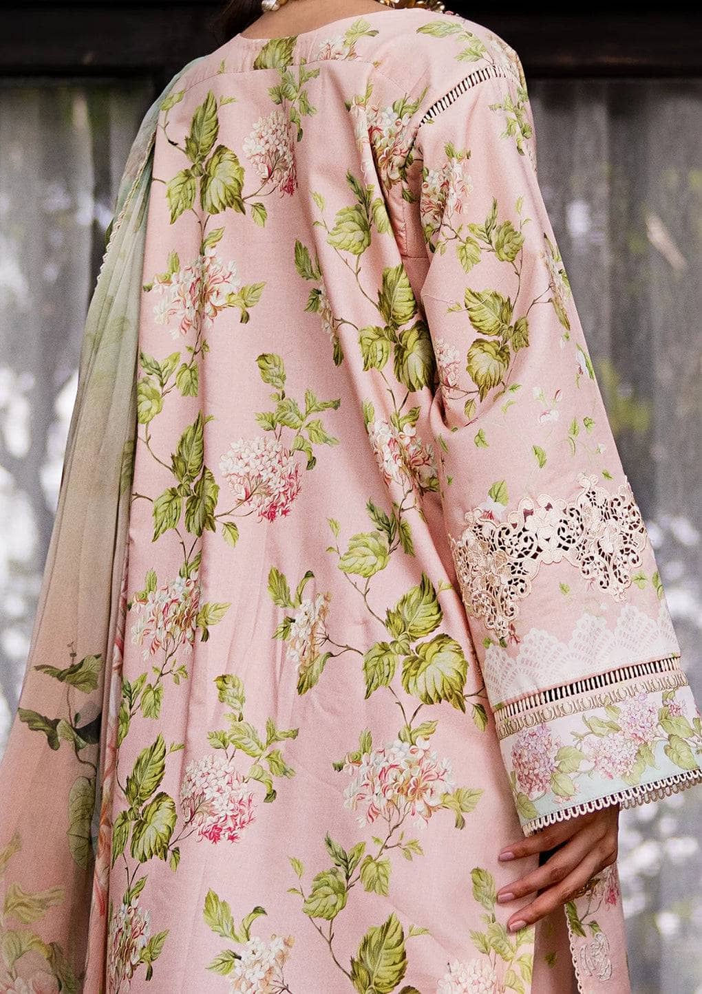 img_elaf_signature_lawn_24_awwal_boutique