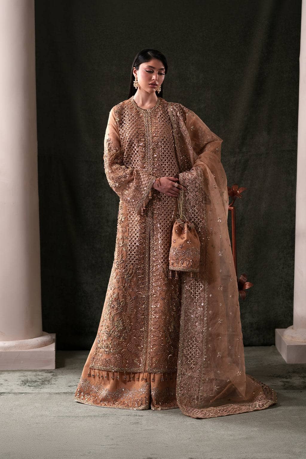 img_emaan_adeel_wedding_awwal_boutique