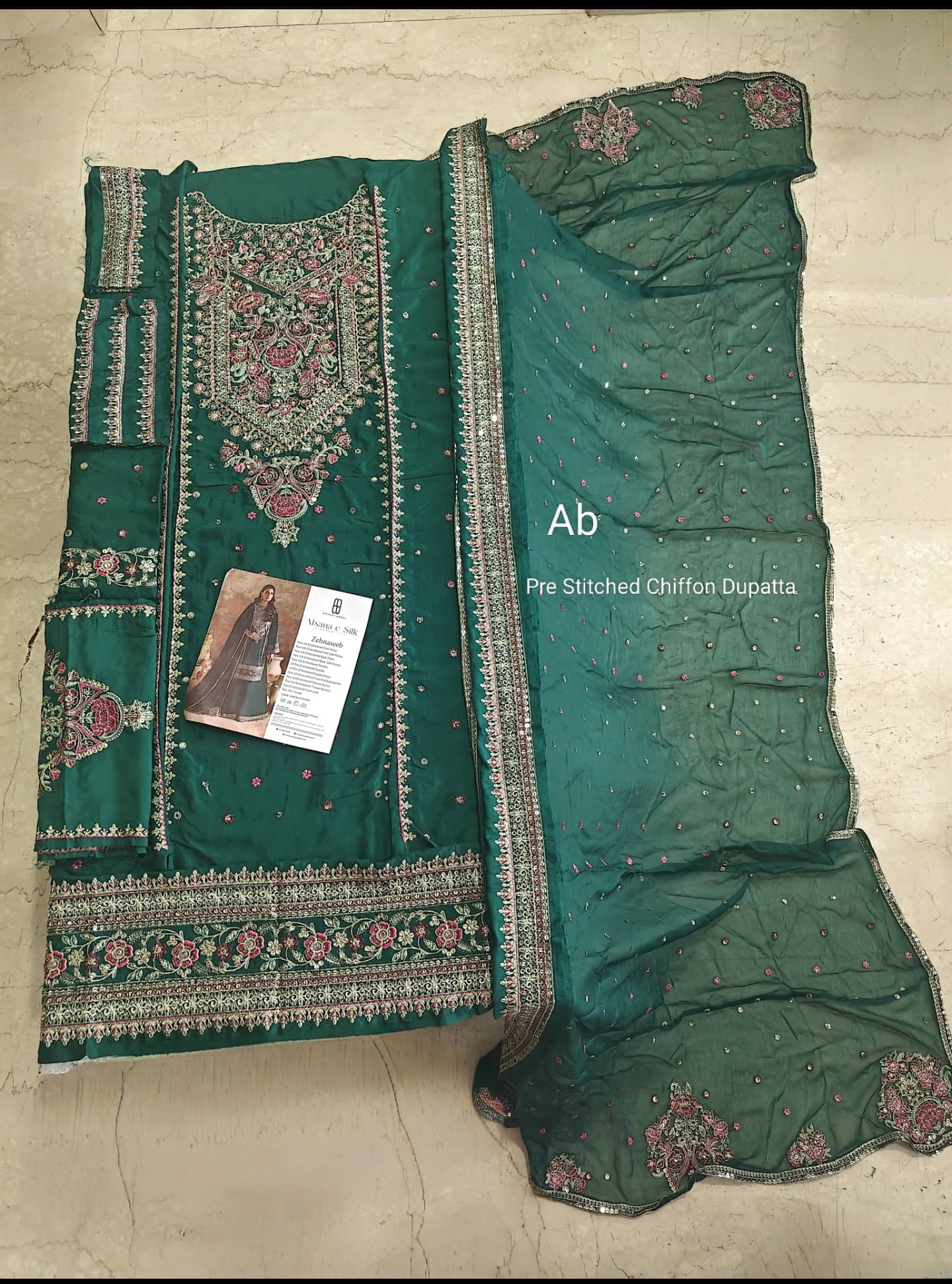 Open Pic/Emaan Adeel Afsana E Silk/Zehnaseeb