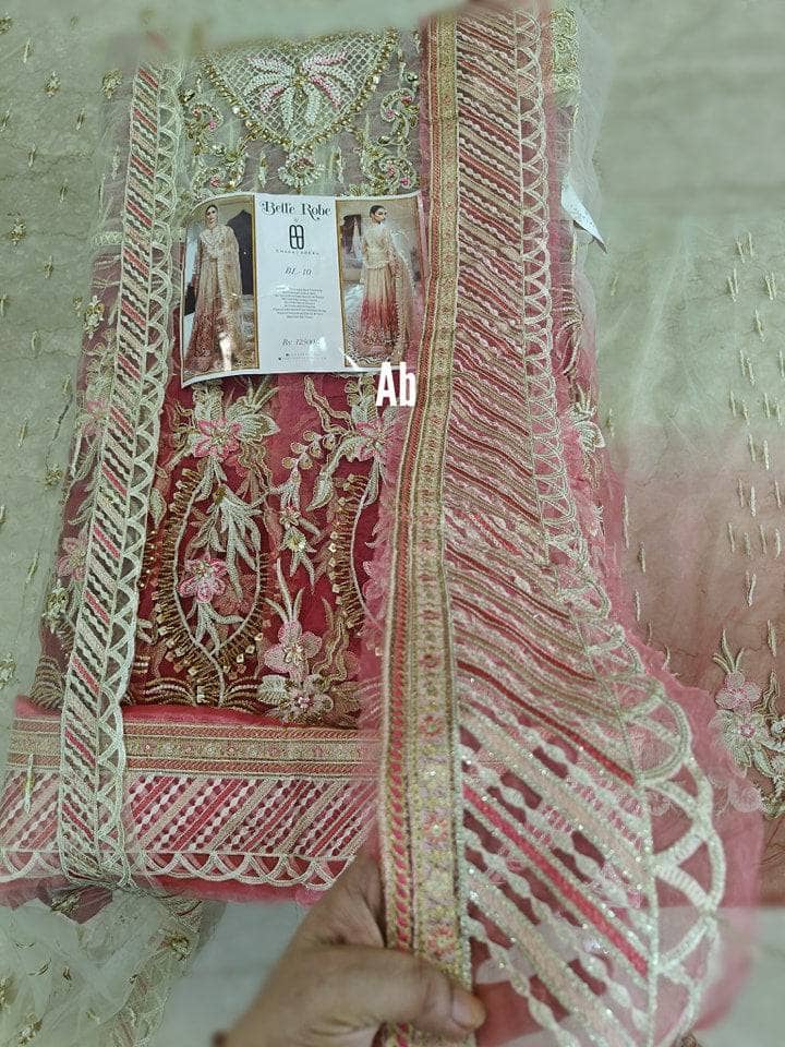 Emaan Adeel open pics Open Pic/Emaan Adeel Belle Robe/10