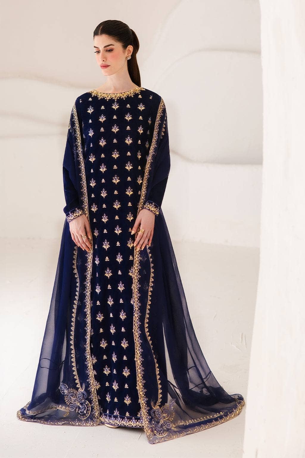 Emaan Adeel Velvet 26/Esmeray