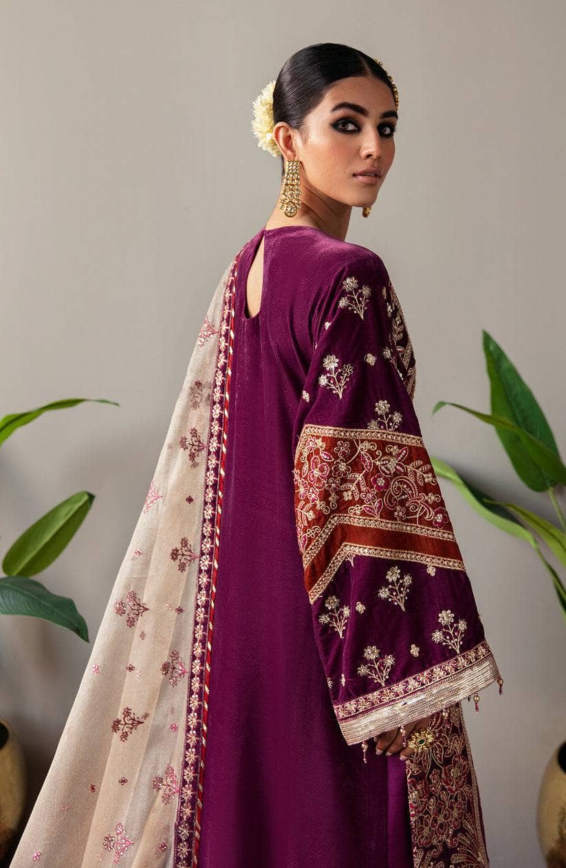 ing_emaan_adeel_velvet_awwal_boutique