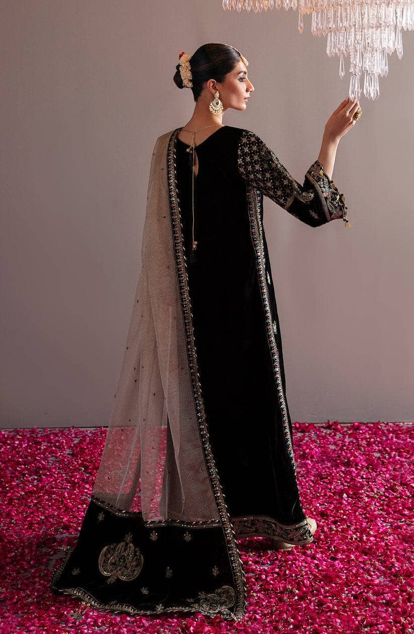 ing_emaan_adeel_velvet_awwal_boutique