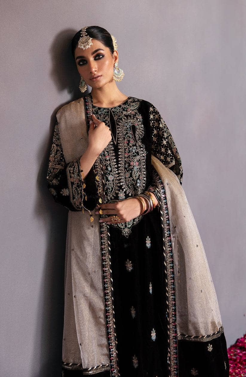 ing_emaan_adeel_velvet_awwal_boutique