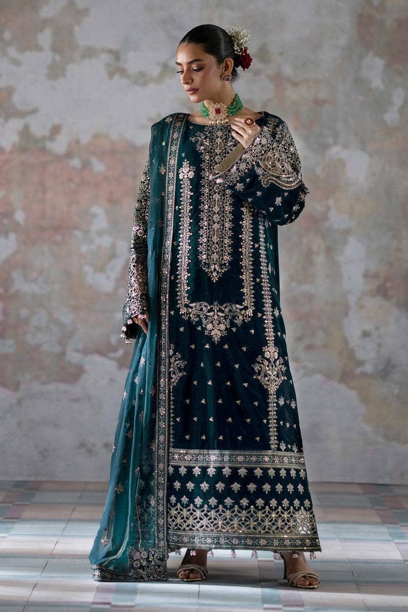 img_emaan_adeel_velvet_awwal_boutique