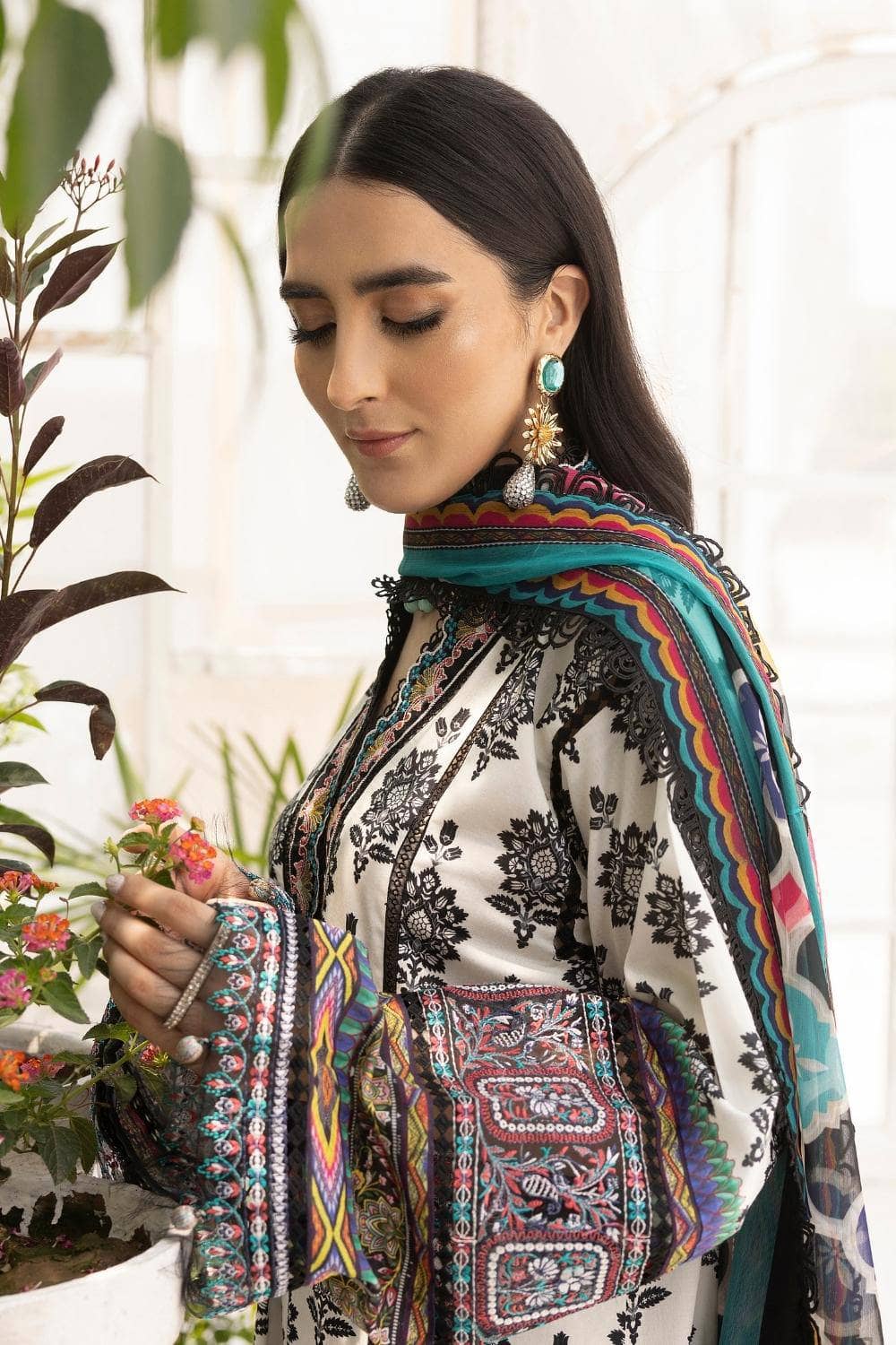 img_faiza_faisal_ittehad_lawn_23_awwal_boutique