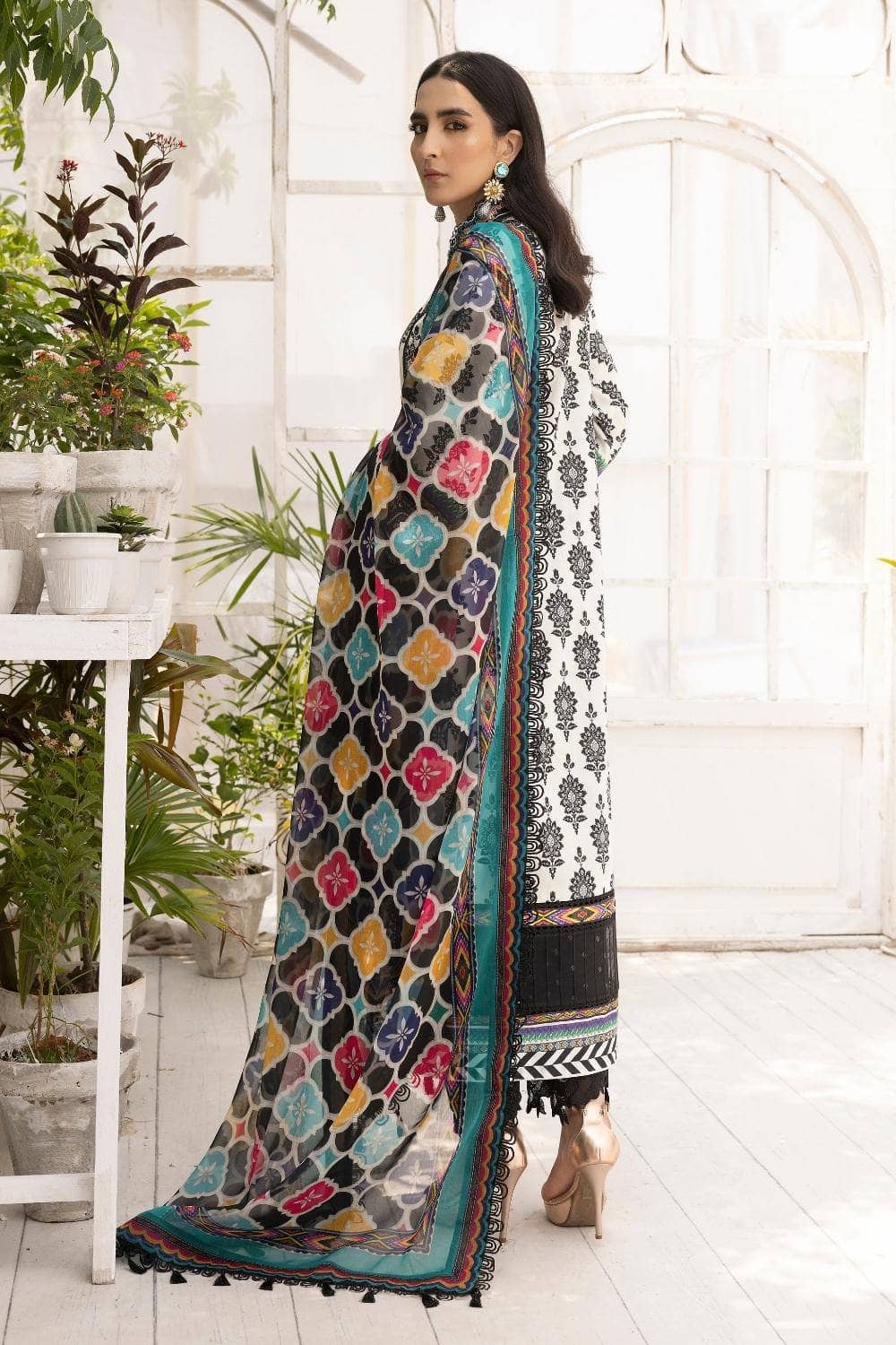 img_faiza_faisal_ittehad_lawn_23_awwal_boutique