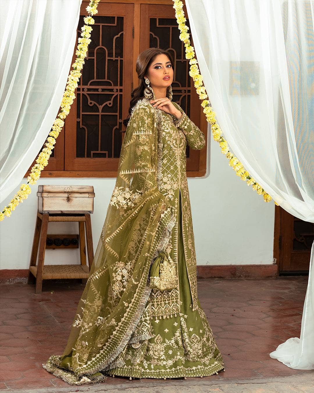 img_faiza_saqlain_nira_wedding_edition_awwal_boutique