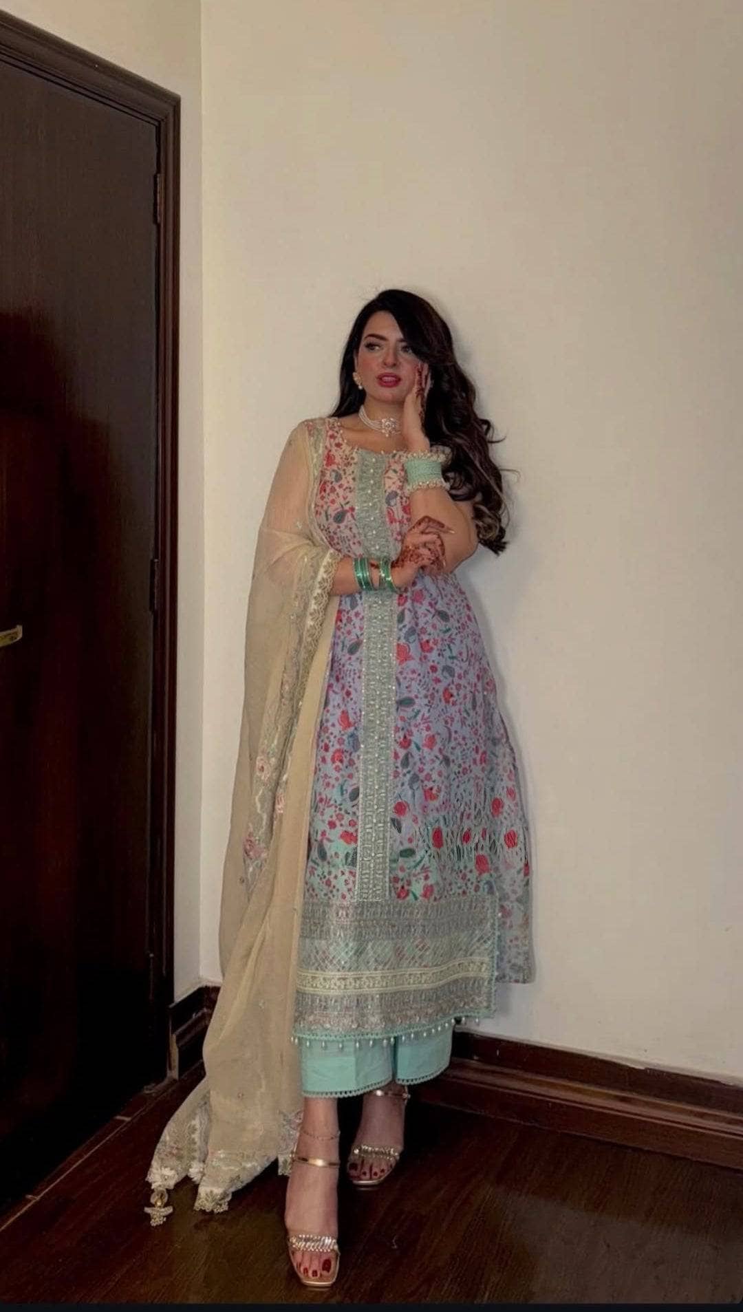 img_faiza_saqlain_lawn_awwal_boutique