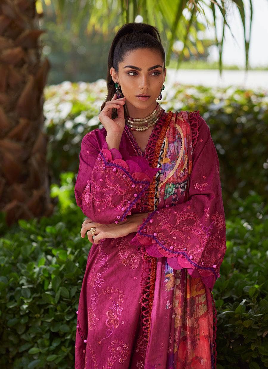 img_farah_talib_aziz_lawn_awwal_boutique