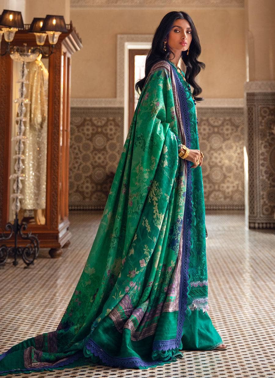 img_farah_talib_aziz_lawn_23_awwal_boutique