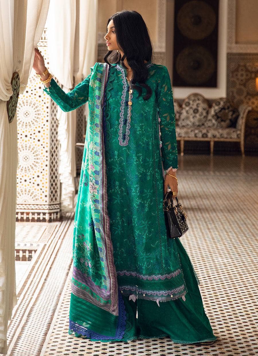 img_farah_talib_aziz_lawn_23_awwal_boutique