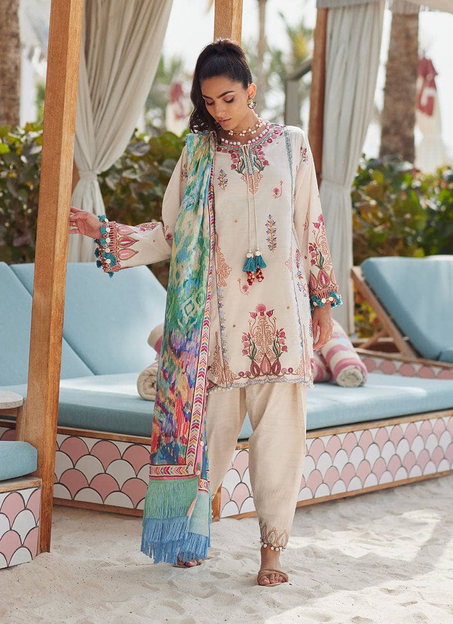 img_farah_talib_aziz_lawn_awwal_boutique