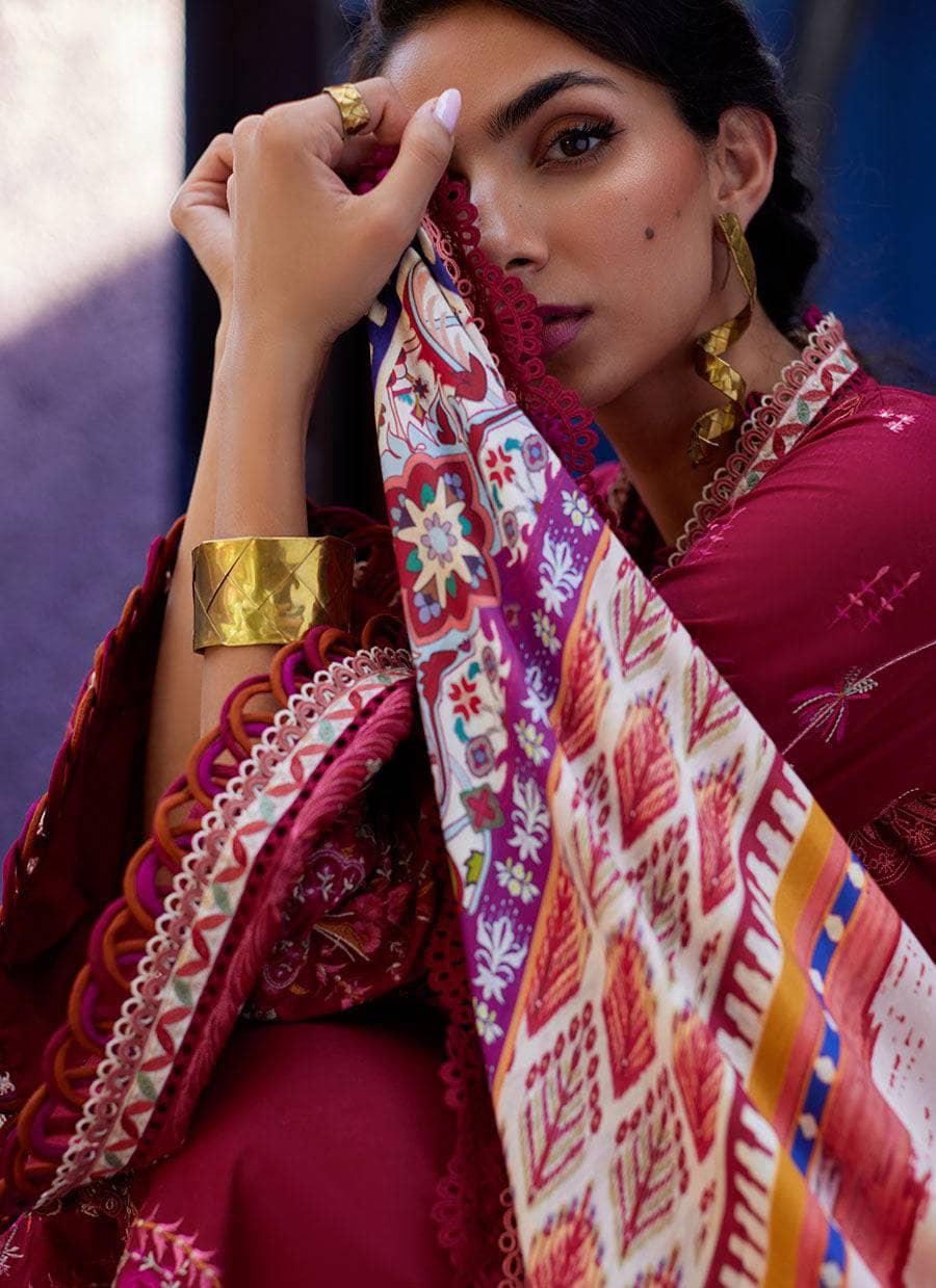 img_farah_talib_aziz_lawn_24_awwal_boutique