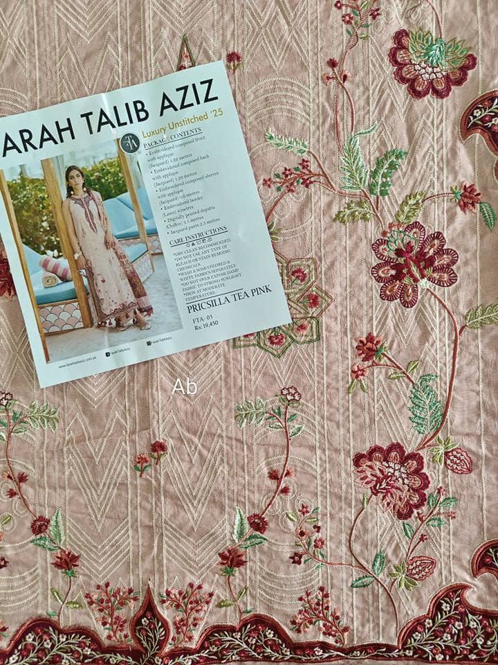 img_farah_talib_aziz_lawn_awwal_boutique