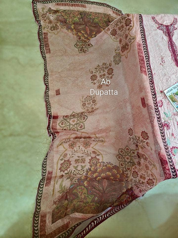 img_farah_talib_aziz_lawn_awwal_boutique