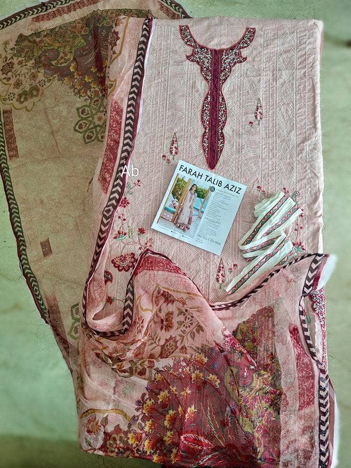 img_farah_talib_aziz_lawn_awwal_boutique