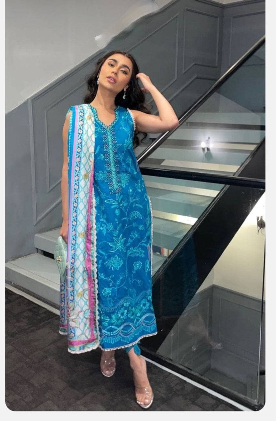 img_spotted_in_farah_talib_aziz_suay_awwal_boutique