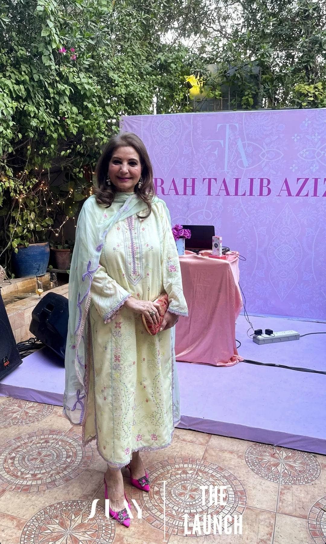 img_spotted_in_farah_talib_aziz_lawn_24_awwal_boutique