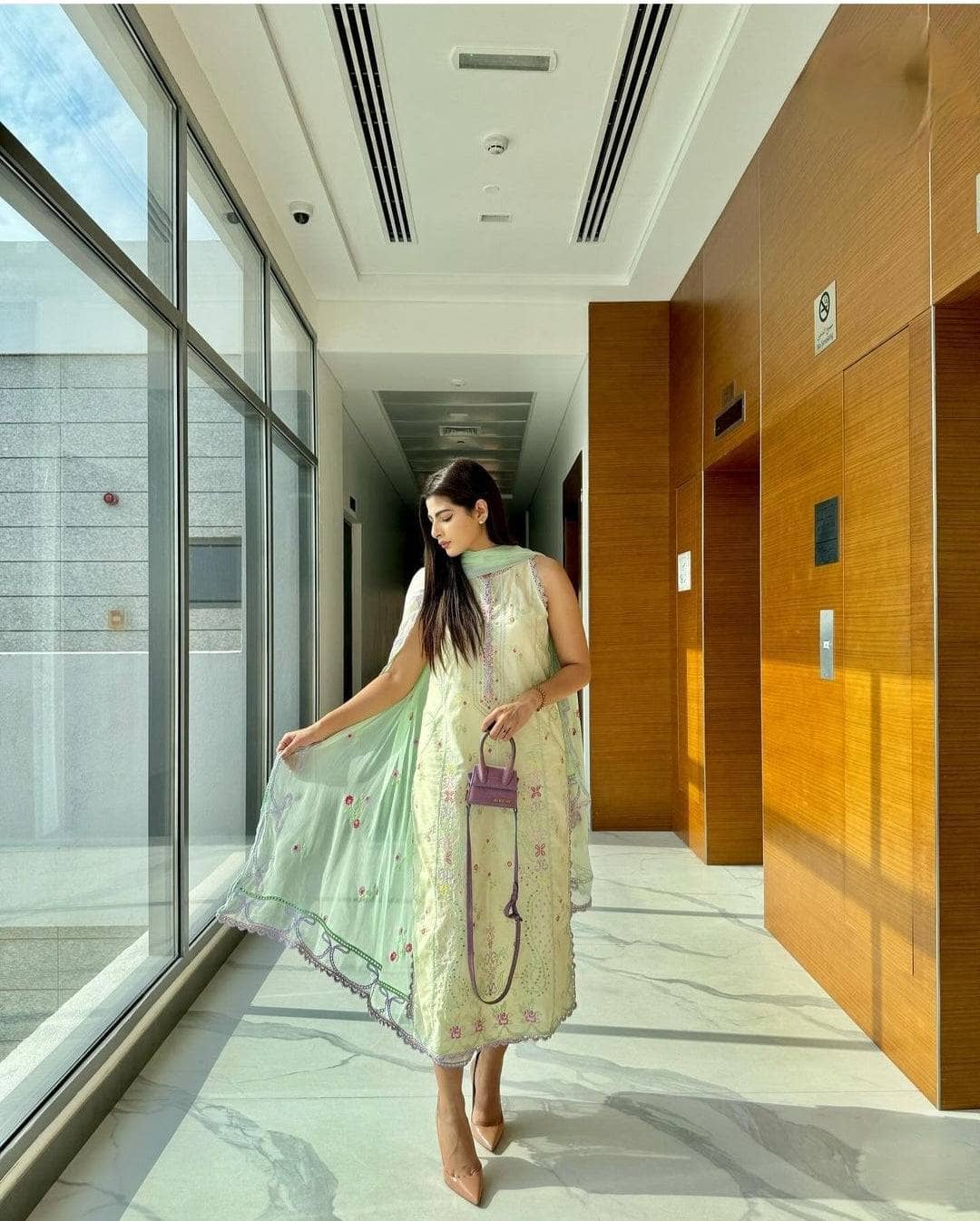img_spotted_in_farah_talib_aziz_lawn_24_awwal_boutique