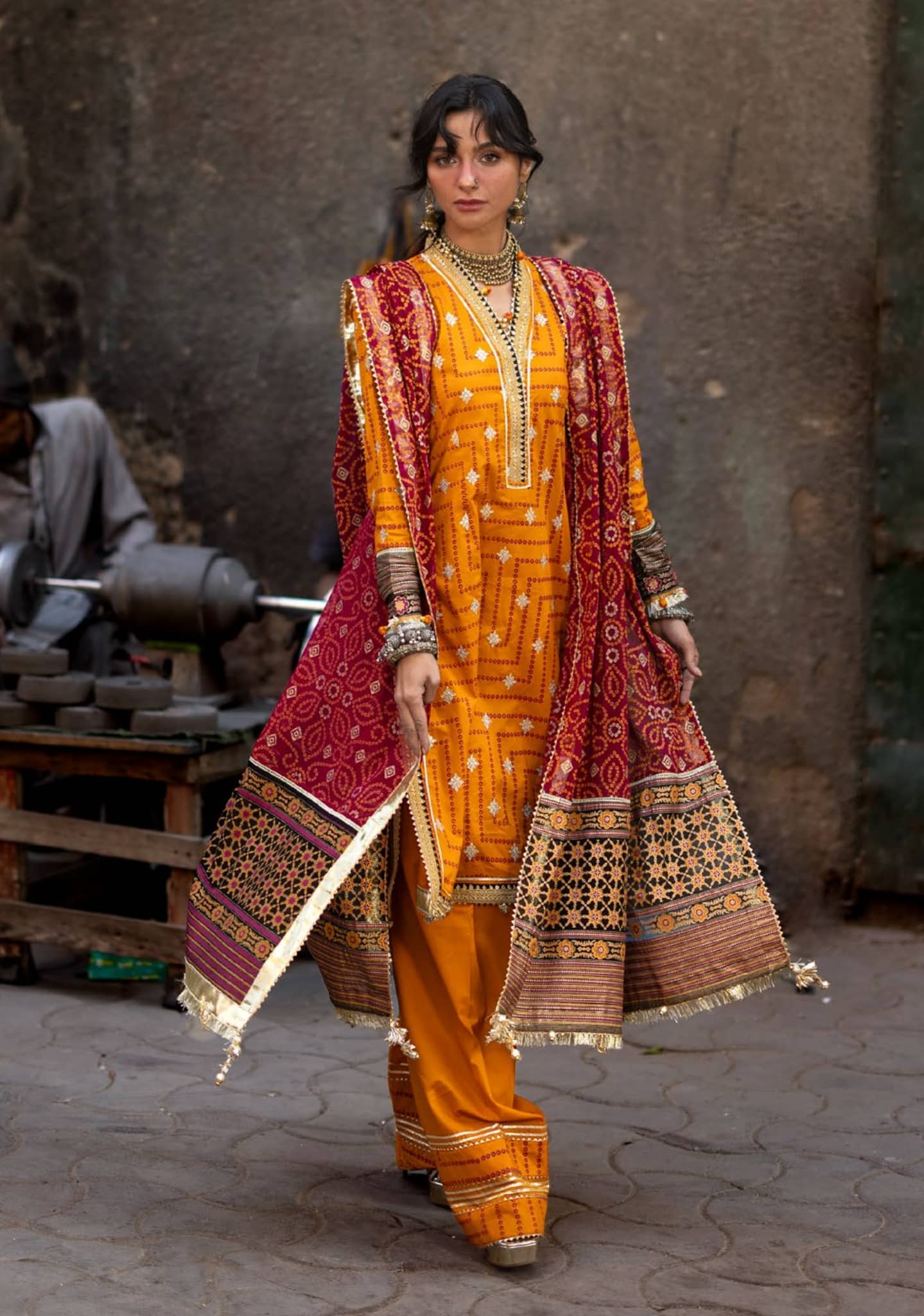 img_gul_ahmed_chunari_lawn_awwal_boutique