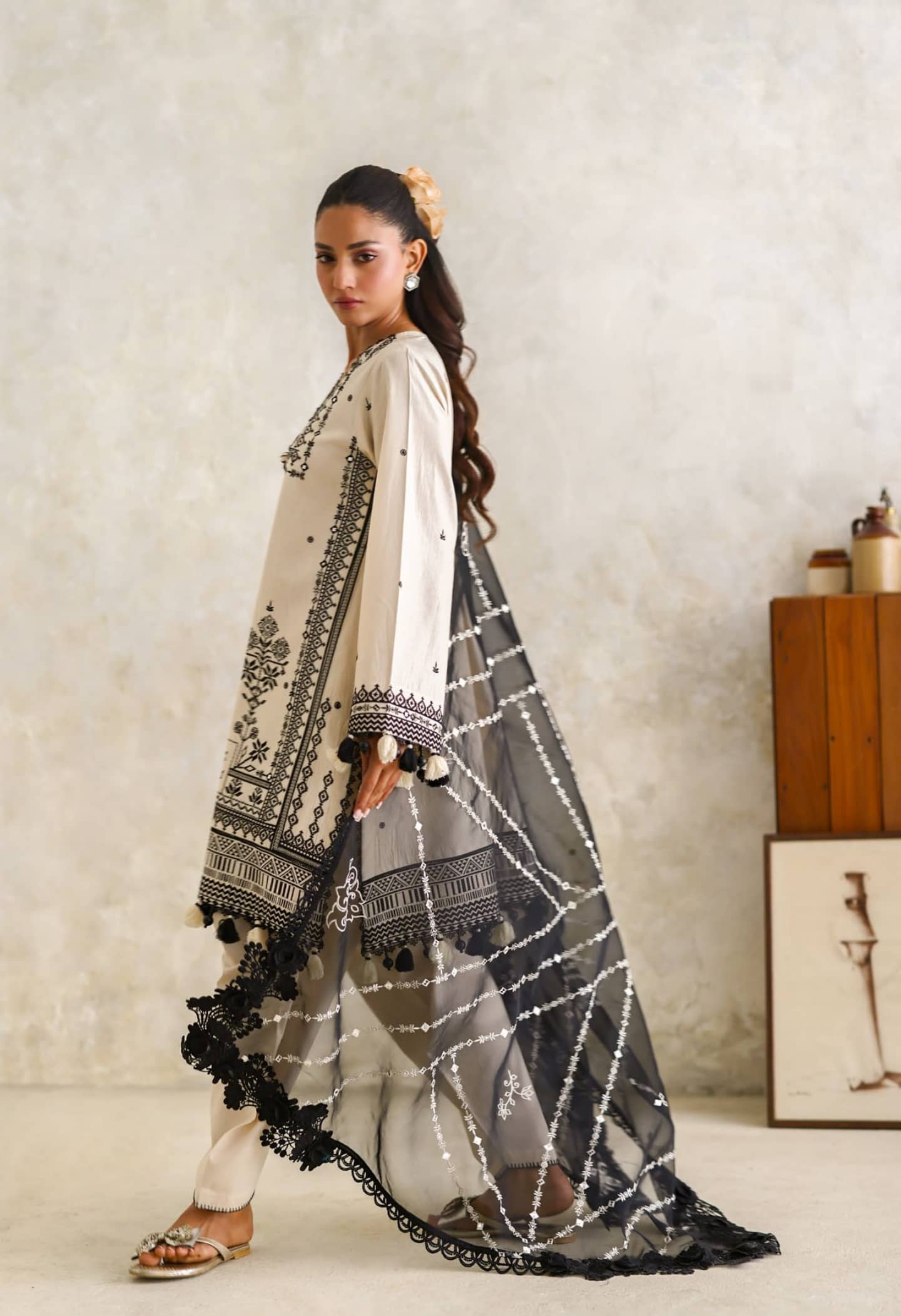 img_gul_ahmed_freesia_awwal_boutique