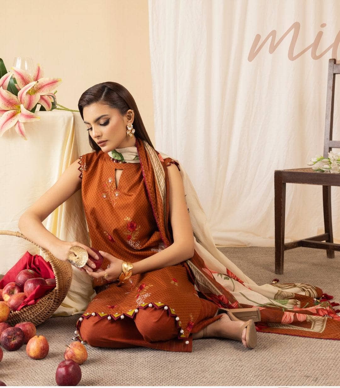img_gul_ahmed_lawn_awwal_boutique