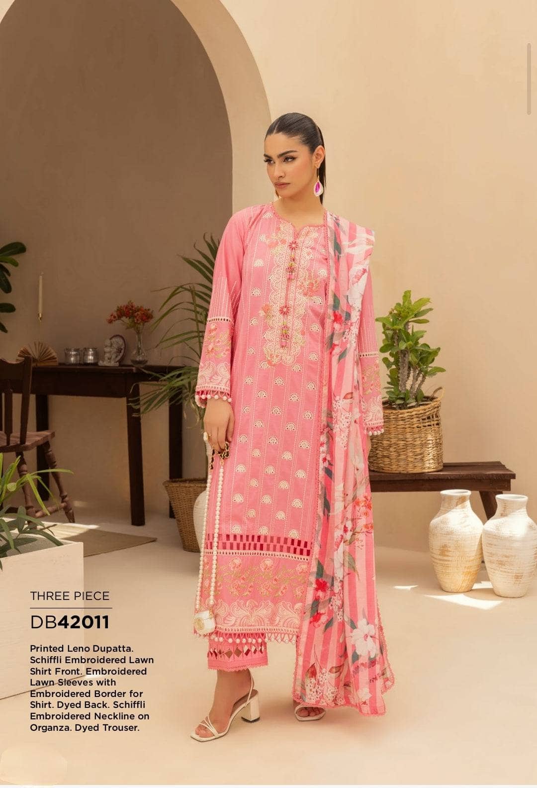 img_gul_ahmed_lawn_awwal_boutique
