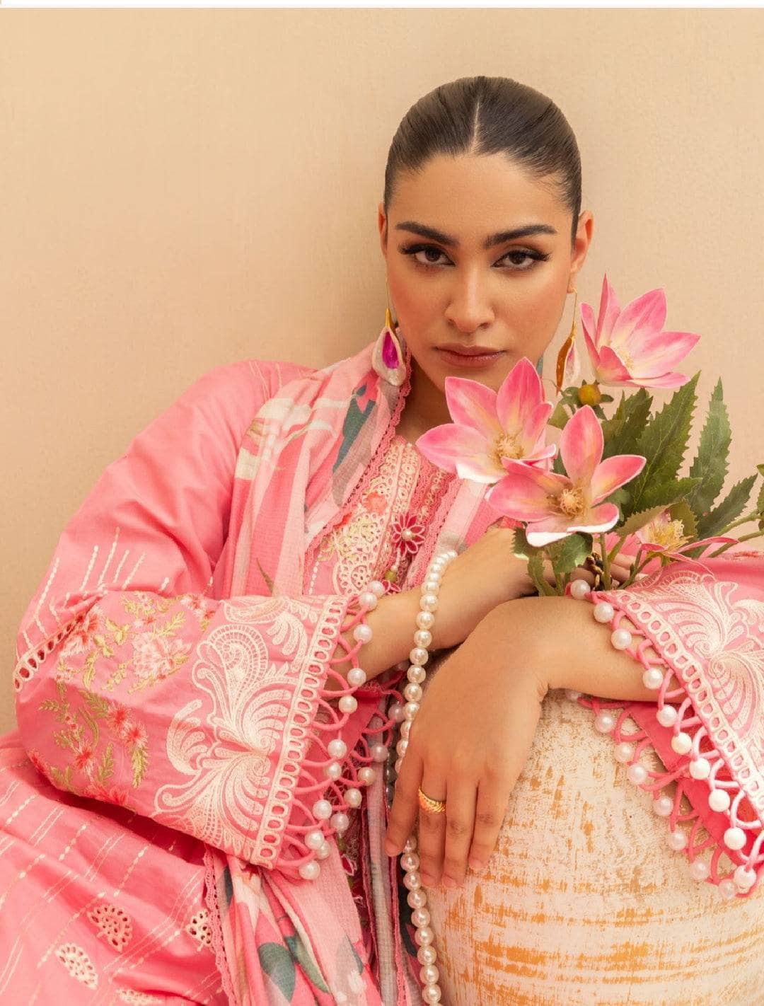 img_gul_ahmed_lawn_awwal_boutique