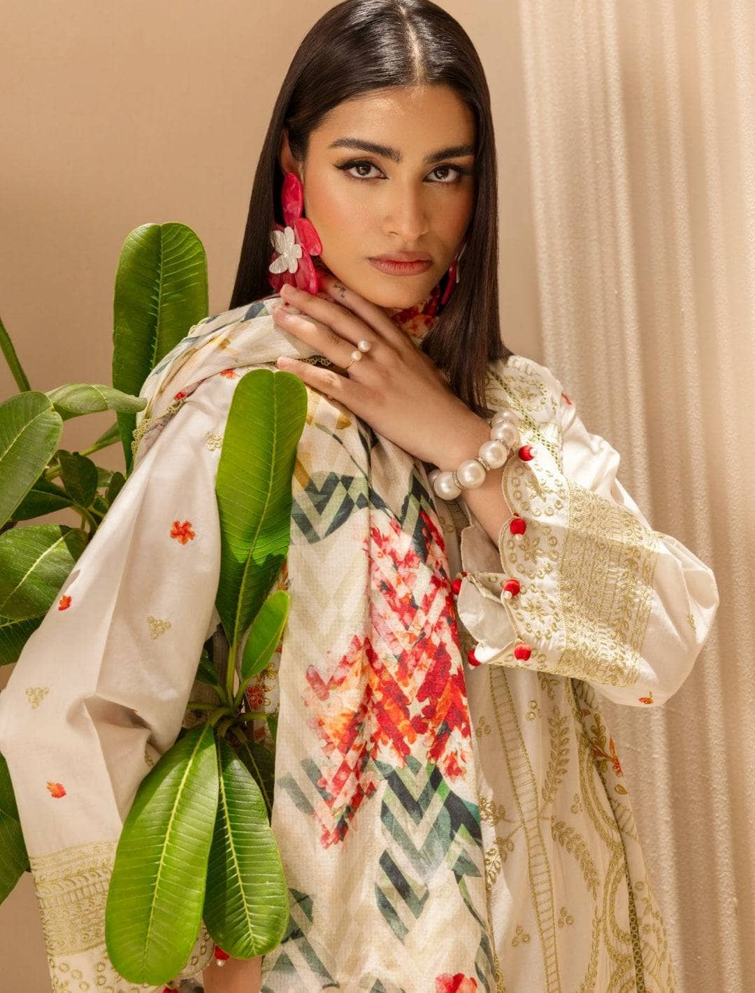 img_gul_ahmed_lawn_awwal_boutique