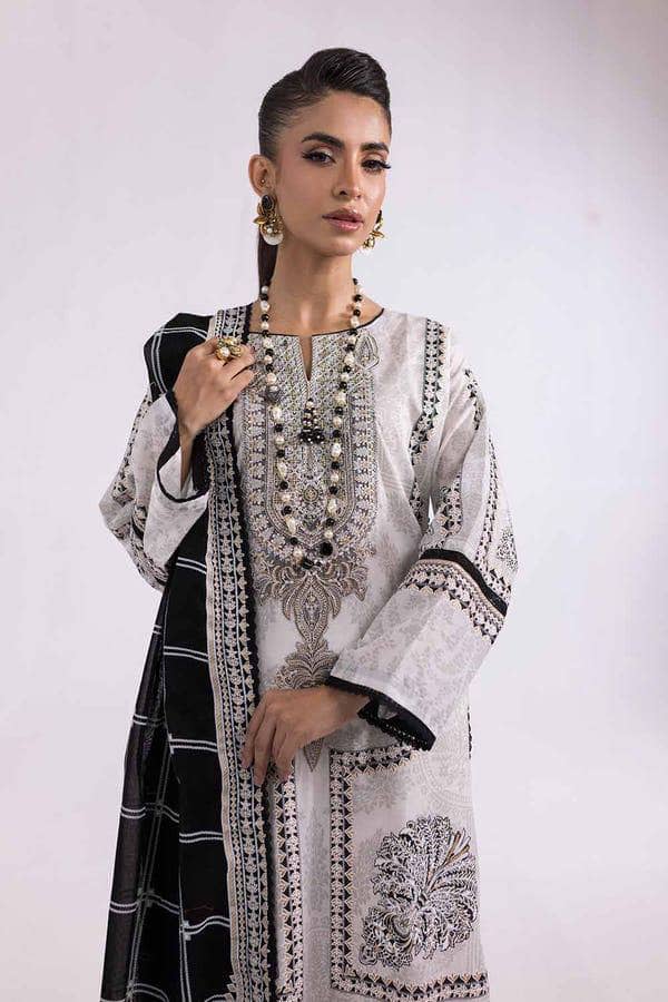 Img_gul_ahmed_24_awwal_boutique