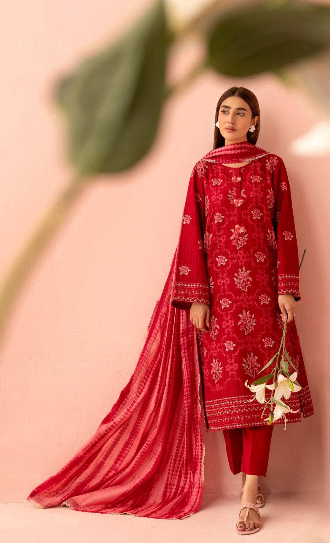 img_gul_ahmed_lawn_awwal_boutique