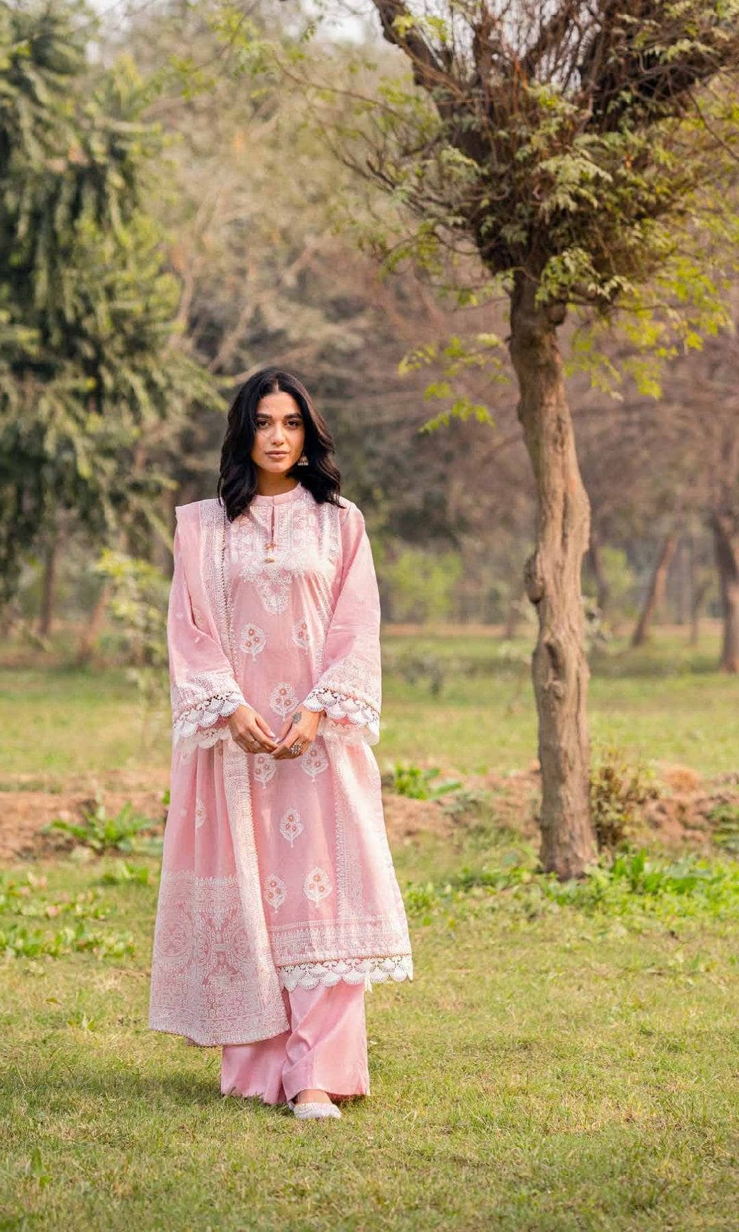 img_gul_ahmed_spring_summer_25_awwal_boutique