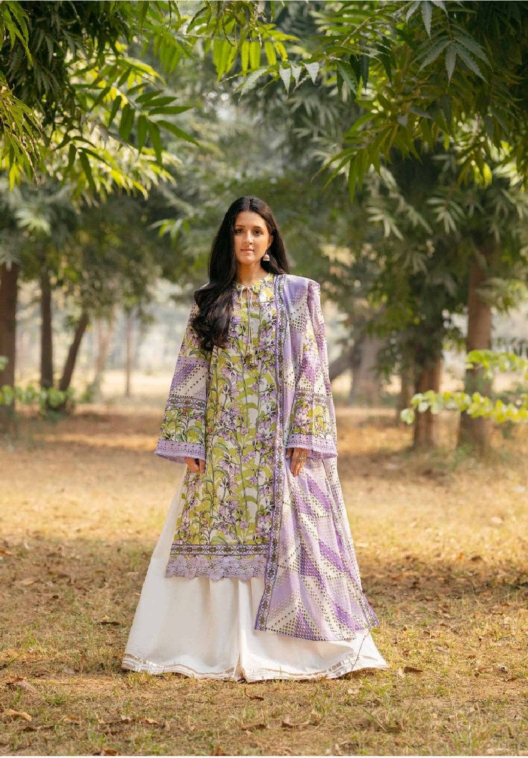 img_gul_ahmed_spring_summer_25_awwal_boutique