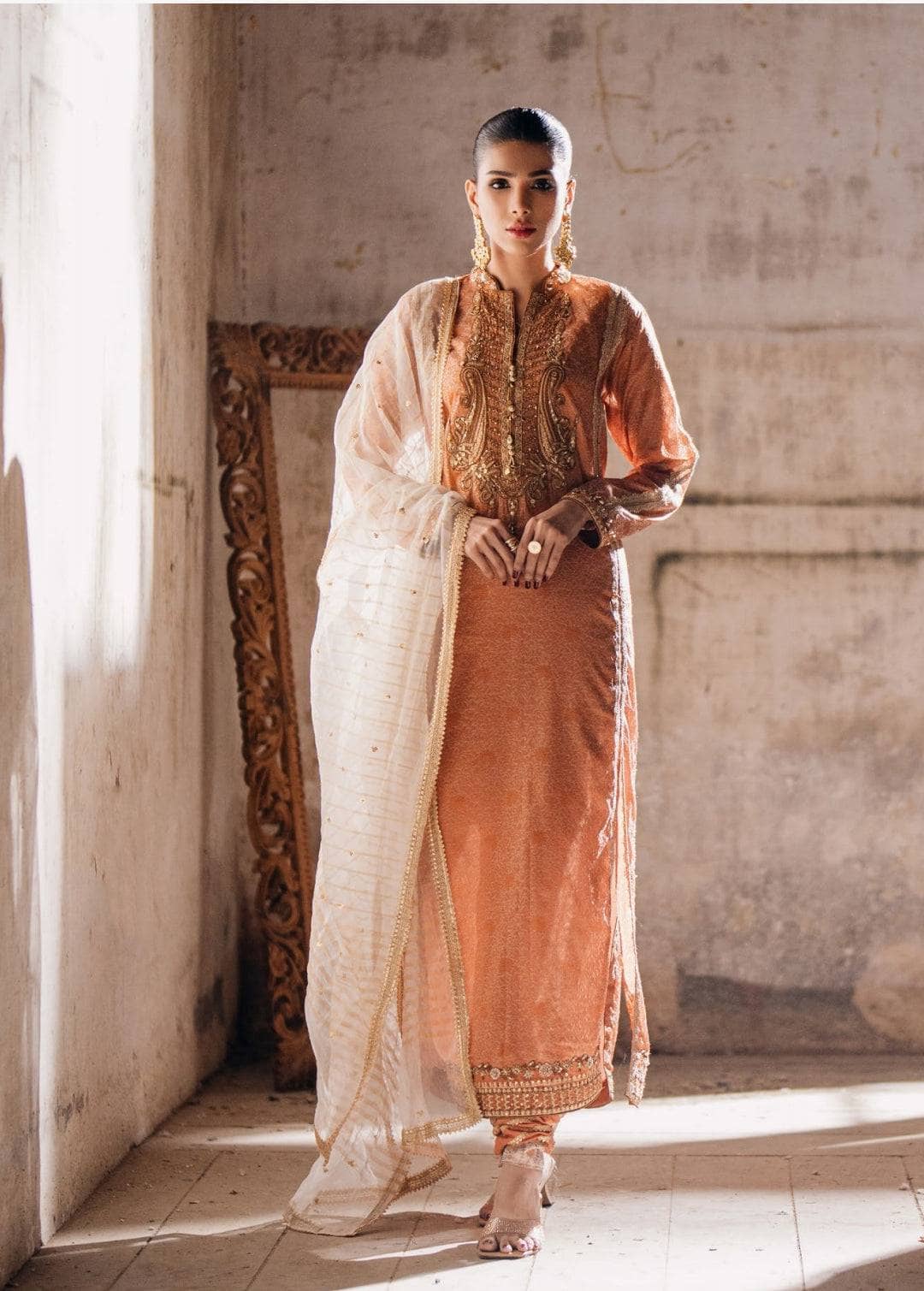 img_gul_ahmed_spring_summer_25_awwal_boutique