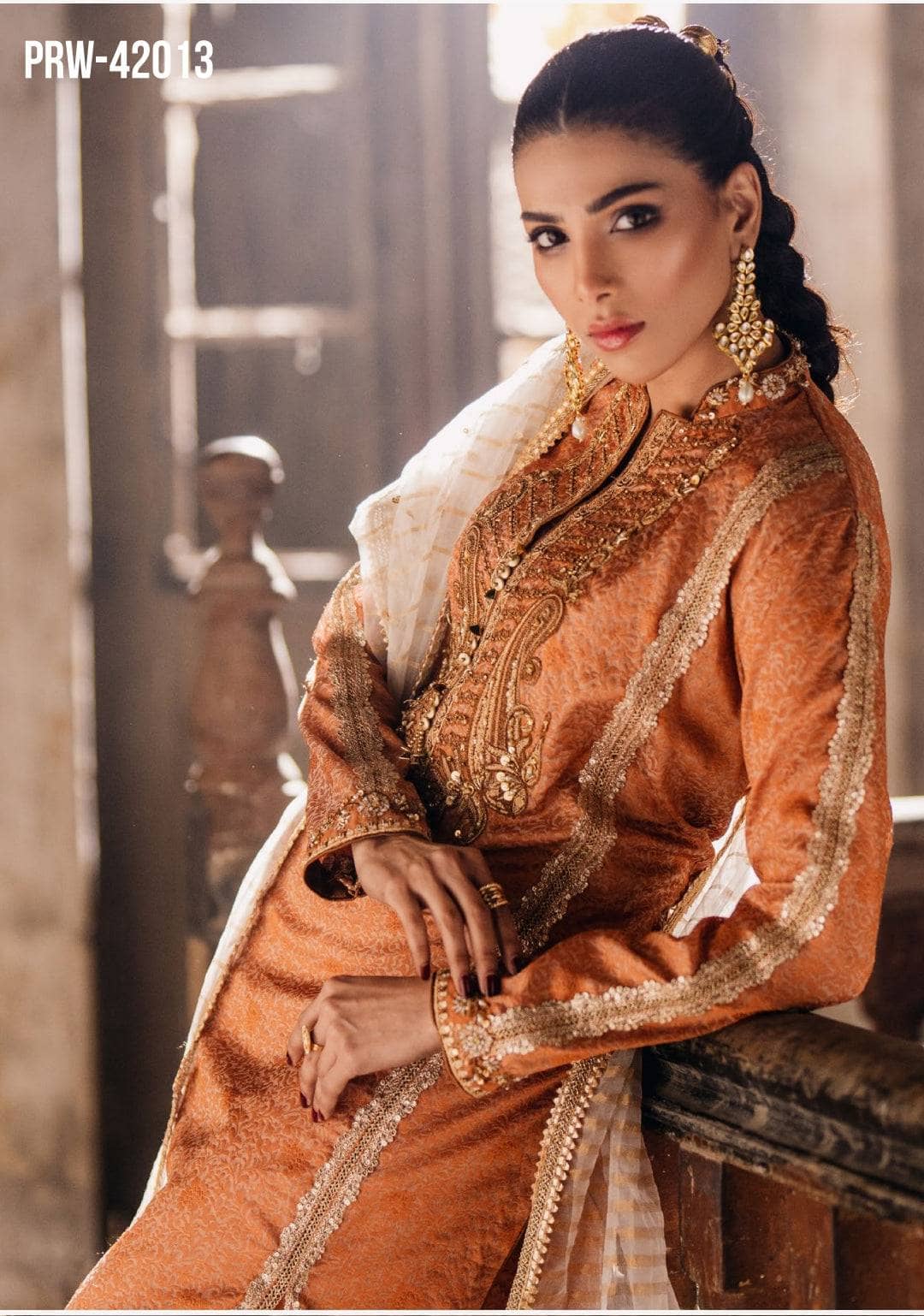 img_gul_ahmed_spring_summer_25_awwal_boutique
