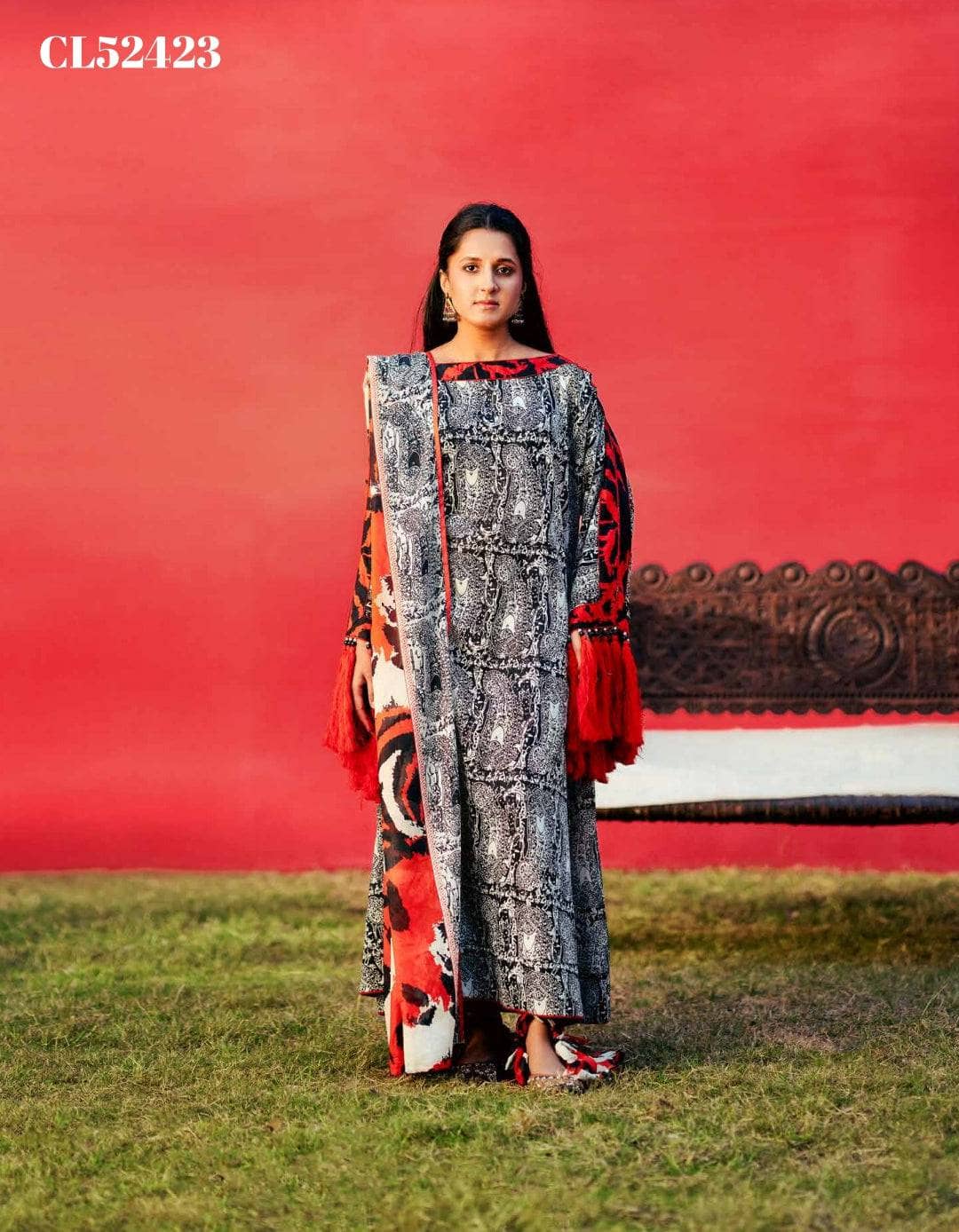 img_gul_ahmed_spring_summer_25_awwal_boutique