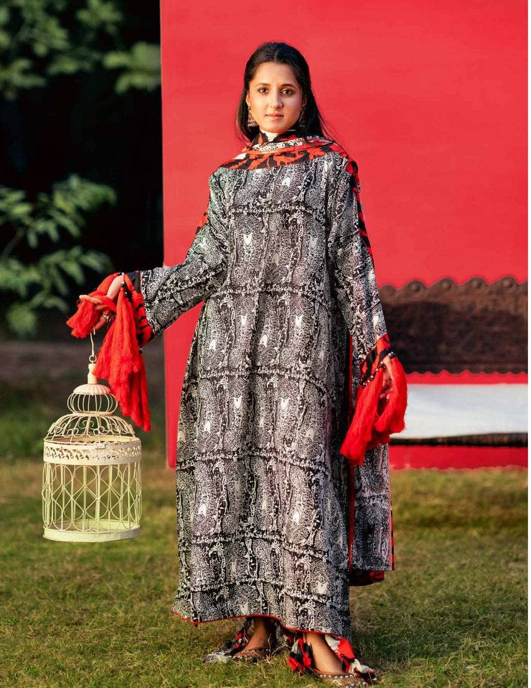 img_gul_ahmed_spring_summer_25_awwal_boutique