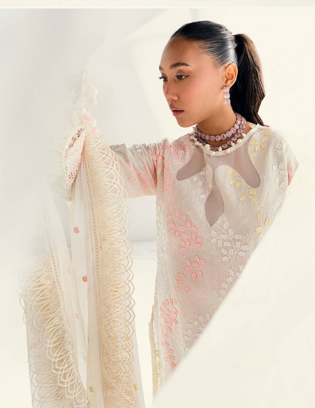 img_gul_ahmed_chikankari_lawn_awwal_boutique