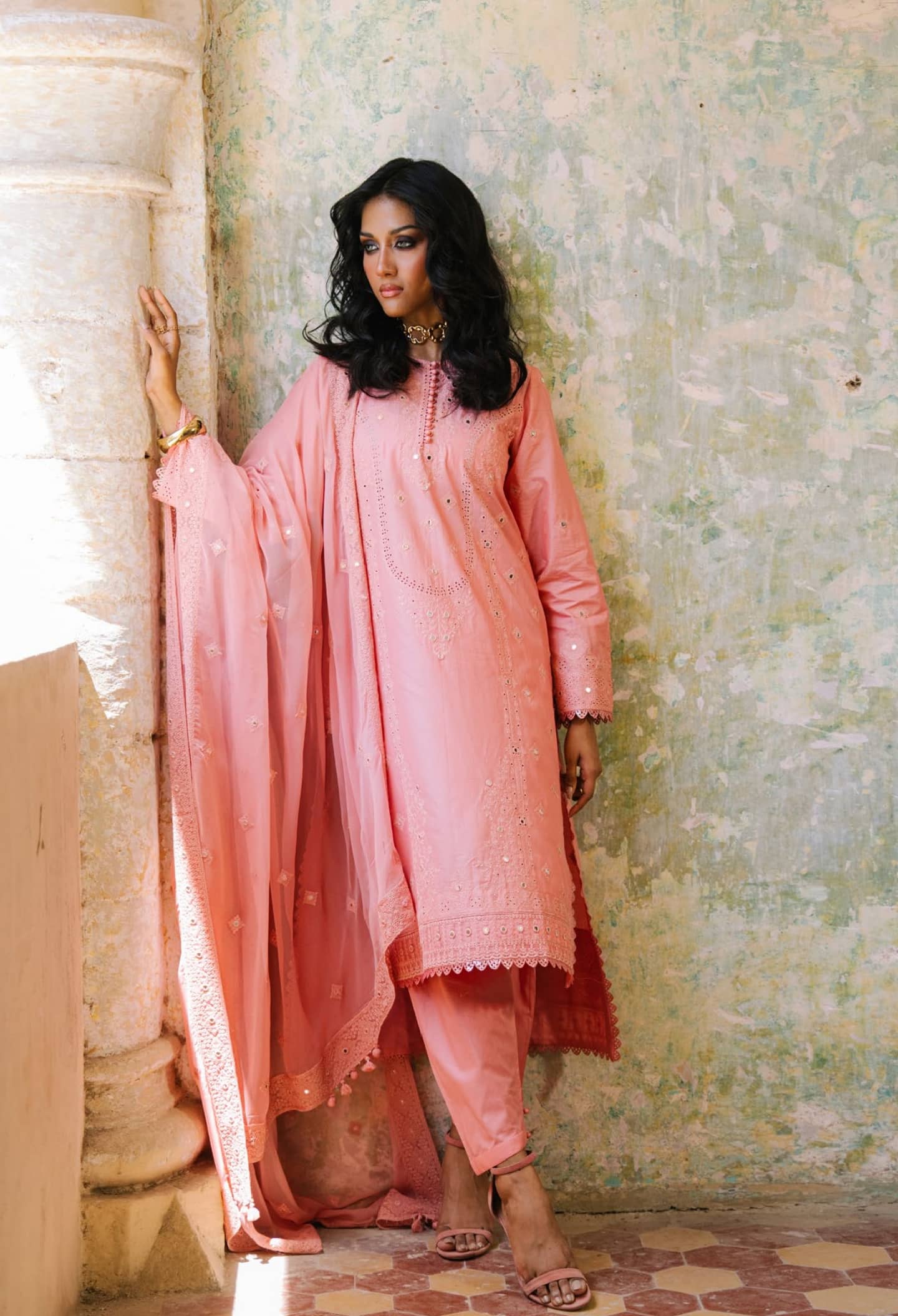 img_gul_ahmed_lawn_awwal_boutique