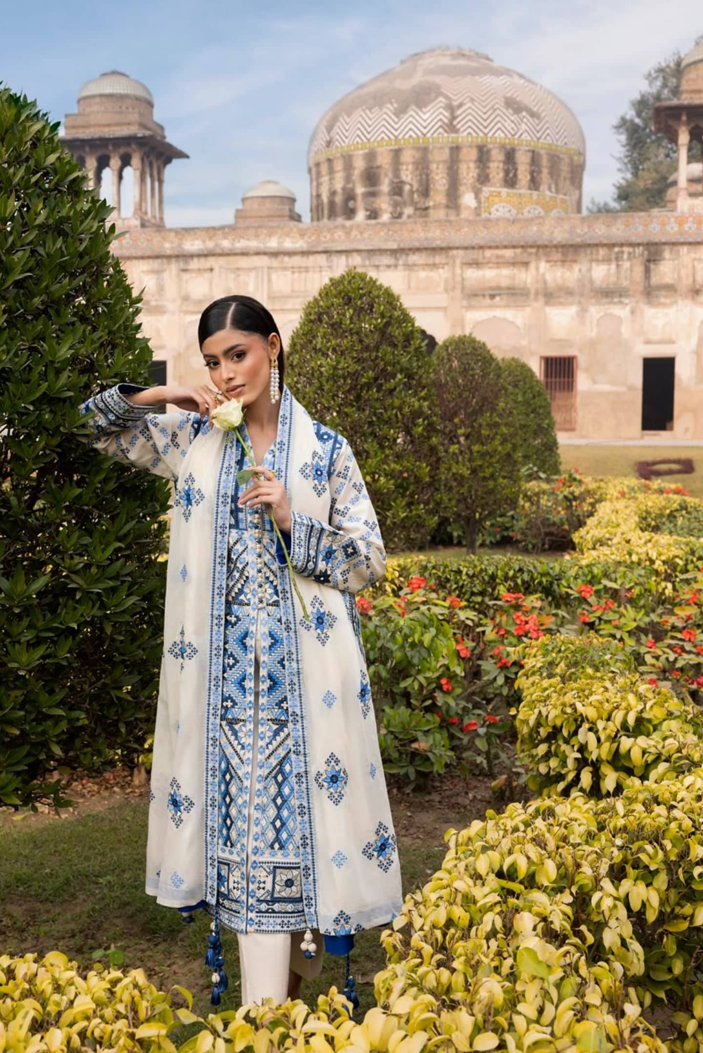 img_gul_ahmed_mitti_ki_khushboo_lawn_26_awwal_boutique